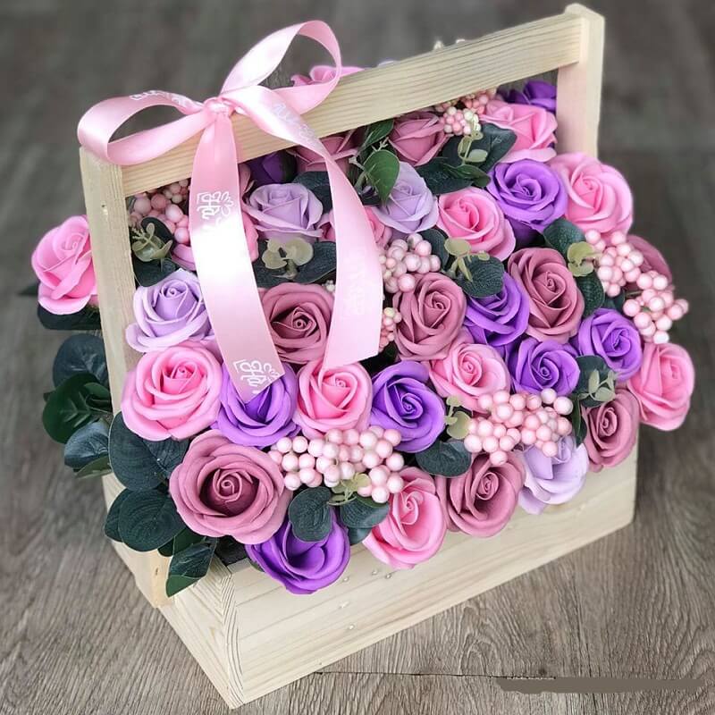 Trang trí hoa sáp bắt tại cửa hàng hoa Hìn Florist