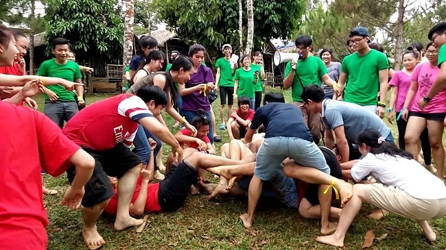 trò chơi tập thể keo sơn một nhà