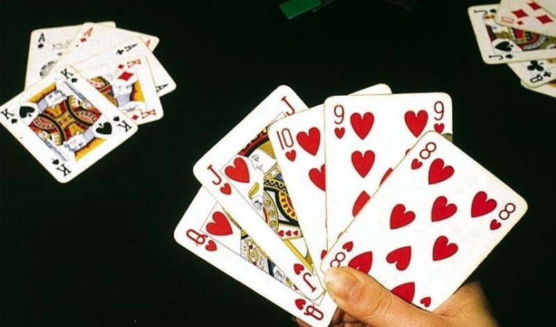 Hướng dẫn cách chơi poker cho người mới bắt đầu