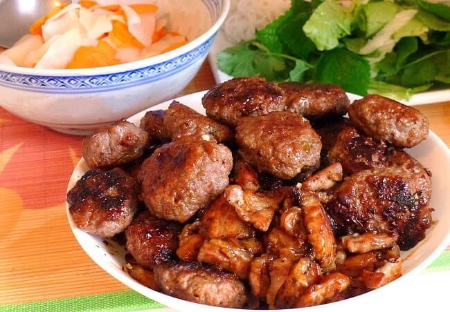 Chả của quán bún chả Hàng Khoai