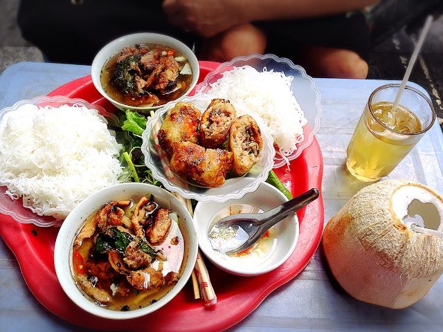 Bún chả Trần Quý Kiên