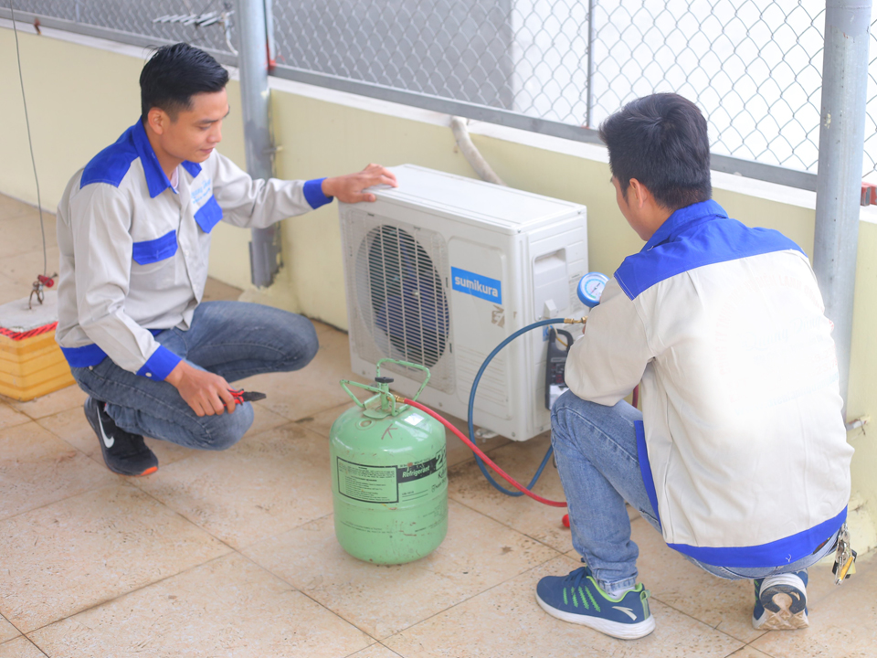Bơm Gas Máy Lạnh Tại Nhà Bè - Điện lạnh Hùng Cường