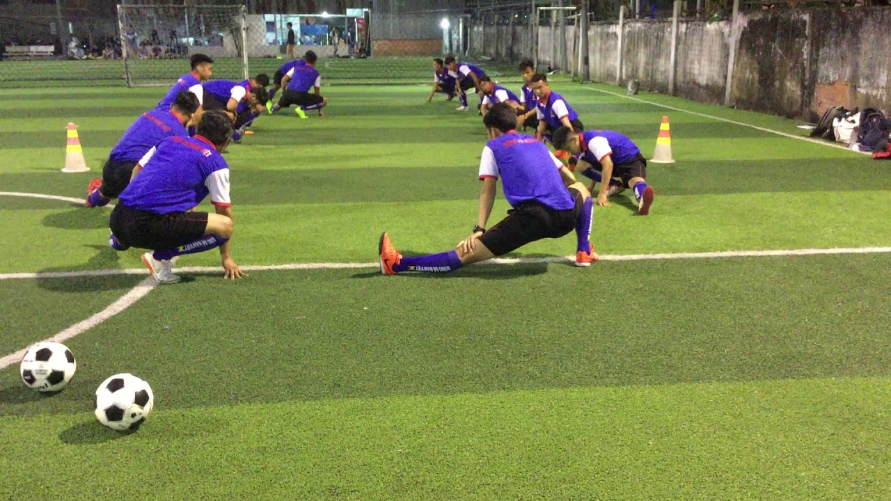 Các bài tập căng giản cơ trước và sau khi đá bóng chi tiết nhất – Trung tâm bóng đá Nam Việt