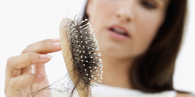 10 tác dụng của tinh dầu hoa anh thảo Úc - giảm rụng tóc
